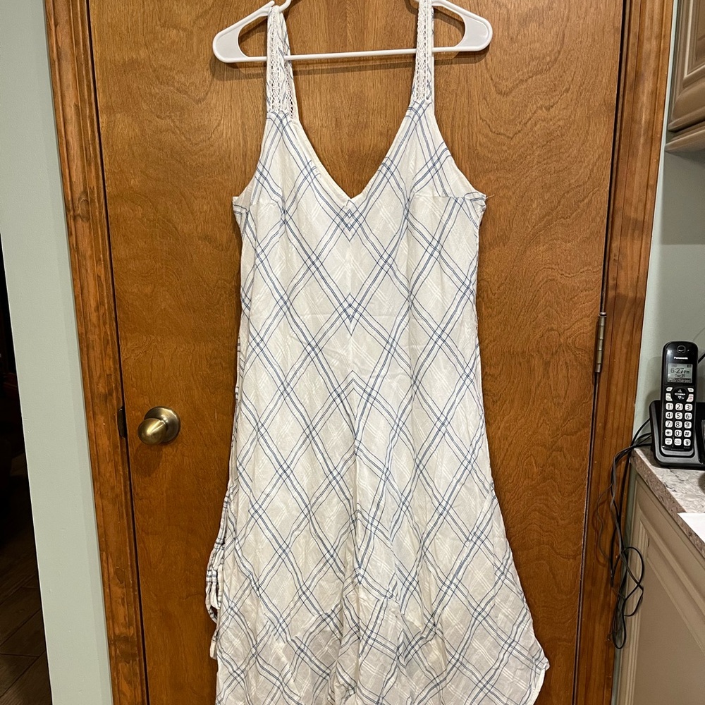 LAUREN CONRAD white & blue patterned handkerchief hem dress - Picture 1 of 6